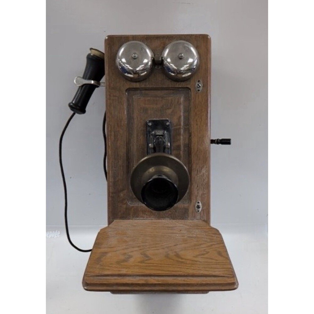 Western Electric magneto wall telephone from approximately 1908-1915,